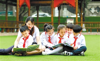 重庆南岸区持续接力推进“书香南岸”行动——书香润南岸 阅读伴成长
