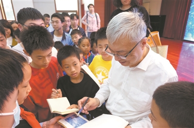 宁波开设“甬上教育讲堂”，构建阅读新样态—— 引领学生读书读人读世界