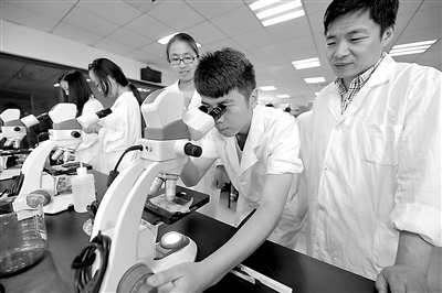 杭州职业技术学院构建资源集聚的联合体生态圈 以“多跨协同”促产教深度融合
